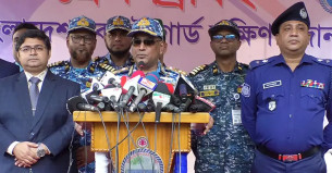 ভোট কেন্দ্রে নিরাপত্তার জন্য ব্যবহার করা হবে বিশেষ সুরক্ষা অ্যাপস : ভোলায় কোস্টগার্ড মহাপরিচালক