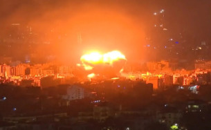 যুক্তরাষ্ট্র ও ইসরাইলের হামলায় কাঁপছে ইরান