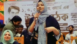 বাবার জন্য ভোট ভিক্ষা চাইলেন পার্থ’র বড় মেয়ে মাহামা রহমান