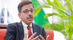 বাংলাদেশিদের জন্য ট্যুরিস্ট ভিসা চালুর চেষ্টা অব্যাহত রয়েছে: প্রণয় ভার্মা