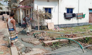টিউবওয়েলে উঠছে না পানি দিশাহারা চরফ্যাশনবাসী