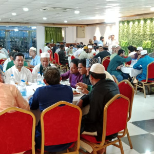 দৈনিক অমৃতালোকের ইফতার ও দোয়া অনুষ্ঠিত