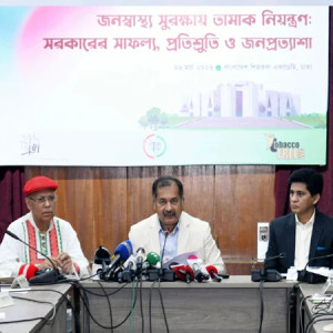 তামাকের ‘প্রকাশ্যে ব্যবহার নিষিদ্ধ’ করার প্রস্তাব দেওয়া হবে: তথ্যমন্ত্রী