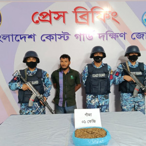 ভোলায় ১ কেজি গাঁজাসহ মাদক কারবারি আটক