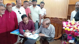 ভোলা জেলা পরিষদের প্রশাসক পদে দায়িত্ব গ্রহণ করলেন আলহাজ্ব গোলাম নবী আলমগীর