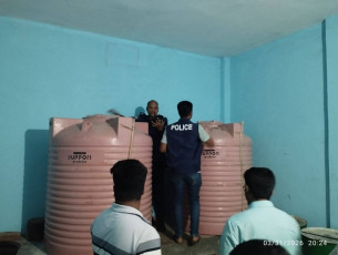 ভোলায় জ্বালানি তেল মজুদের অভিযোগে দুই প্রতিষ্ঠানকে দেড় লাখ টাকা জরিমানা