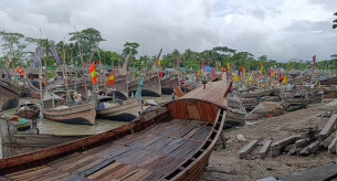সাগরেও মাছ ধরায় নিষেধাজ্ঞা শুরু ভোলার লক্ষাধিক জেলে বিপাকে