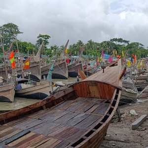 সাগরেও মাছ ধরায় নিষেধাজ্ঞা শুরু ভোলার লক্ষাধিক জেলে বিপাকে