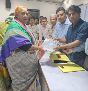 ভোলা মহিলা দলের সভাপতির সংসদে যাওয়ার লড়াই, মনোনয়ন চাইলেন সাজেদা আখতার