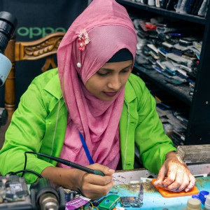 ভোলায় দারিদ্র্যকে হার মানিয়ে প্রযুক্তিখাতে মহিমার সাফল্য