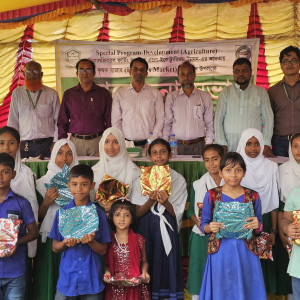ভোলার কৃষকের উৎপাদিত পণ্যে জমজমাট কৃষক বাজার