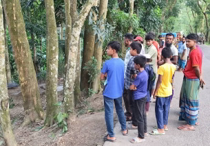 ভোলায় দাফনের ১৮ দিন পর তরুণীর কবর খুঁড়ে স্বজনরা দেখলো জীবিত না মৃত