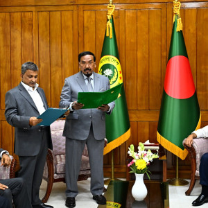 চট্টগ্রাম-২ আসনের সংসদ সদস্য সরোয়ার আলমগীরের শপথ গ্রহণ অনুষ্ঠিত