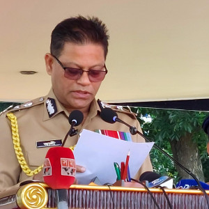 জনগণের সেবক হিসেবে দায়িত্ব পালন করতে হবে : আইজিপি