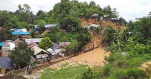 ৪ বিভাগে দুদিন অতিভারী বর্ষণের আভাস, ভূমিধসের শঙ্কা