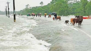 ভারী বৃষ্টির পূর্বাভাস, ৫ জেলায় বন্যার সতর্কতা