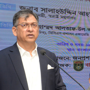 সরকারি কর্মকর্তা-কর্মচারীদের দেশপ্রেম ও সততার সাথে দায়িত্ব পালন করতে হবে : স্বরাষ্ট্রমন্ত্রী