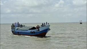 মনপুরা নৌরুটে ৬ মাস বন্ধ যাত্রীবাহি সীট্রাক, পণ্যবাহি ট্রলারই ভরসা মনপুরাবাসীর