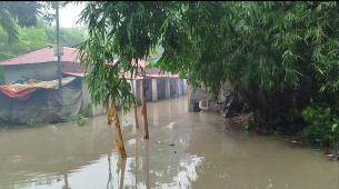 মনপুরায় টানা বর্ষণ ও জোয়ারের পানিতে নিম্নাঞ্চল প্লাবিত