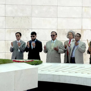 শহীদ রাষ্ট্রপতি জিয়াউর রহমান ও খালেদা জিয়ার সমাধিতে ভারপ্রাপ্ত রাষ্ট্রপতির শ্রদ্ধা