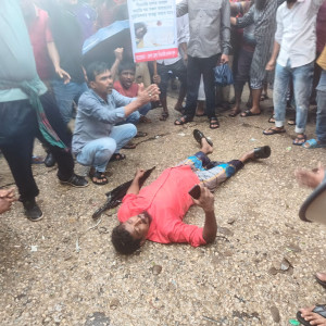 ভোলা ও লালমোহনে সিএনজি চালকদের মানববন্ধন প্রতিবাদ সভা রাস্তা অবরোধ
