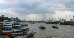 ১৮ অঞ্চলে ঝড় ও বজ্রসহ বৃষ্টি হতে পারে