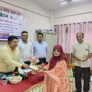 ভোলায় সরকারি শিশু পরিবারে মেধাবৃত্তির চেক বিতরণ