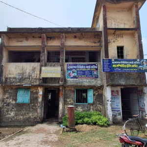 চরফ্যাসনের জরাজীর্ণ ডাকঘরে ঝুঁকি নিয়ে চলছে কার্যক্রম