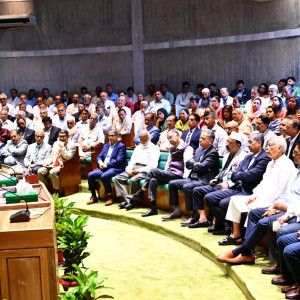 রাষ্ট্রপতি নির্বাচনকে সামনে রেখে বৈঠকে বসেছেন সরকারি দলের সংসদ সদস্যগণ