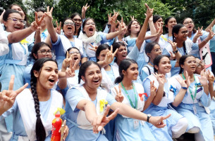 এসএসসি ও সমমানের পরীক্ষায় জিপিএ-৫ প্রাপ্তিতে এগিয়ে মেয়েরা
