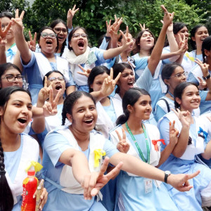 এসএসসি ও সমমানের পরীক্ষায় জিপিএ-৫ প্রাপ্তিতে এগিয়ে মেয়েরা