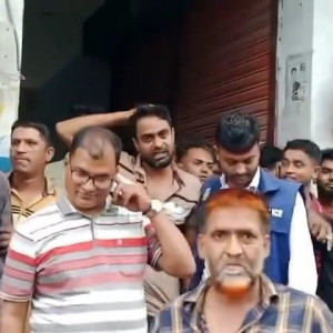 লালমোহনে ২০০ গ্রাম গাঁজাসহ যুবক আটক, জনতার মারধরের পর পুলিশের হাতে সোপর্দ