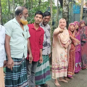 ভোলায় মিথ্যা অপবাদের বিচার দাবিতে মানববন্ধন ও বিক্ষোভ