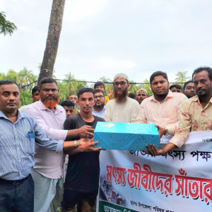 দৌলতখানে সাঁতার প্রতিযোগিতা ও পুরস্কার বিতরণ