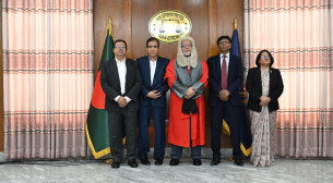 শপথ নিলেন পিএসসির নতুন ৪ সদস্য