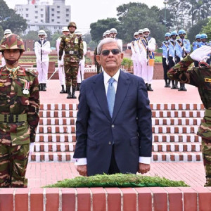 জাতীয় স্মৃতিসৌধে রাষ্ট্রপতির শ্রদ্ধা নিবেদন
