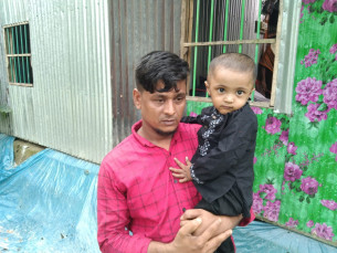লালমোহনে হার্টের রোগে আক্রান্ত শিশু শাকিবকে বাঁচাতে বাবা-মায়ের আকুতি