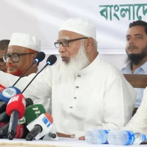 প্রধানমন্ত্রীর কথাও শুনুন, বিরোধী দলের কথাও শুনুন : সাংবাদিকদের ডা. শফিকুর