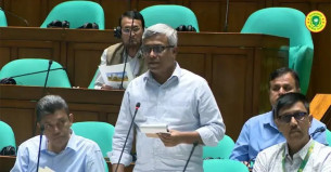 তীব্র লোডশেডিংয়ে দেশবাসীর কাছে ক্ষমা চাইলেন বিদ্যুৎ প্রতিমন্ত্রী