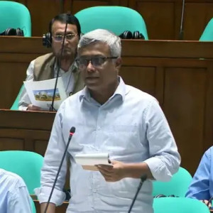 তীব্র লোডশেডিংয়ে দেশবাসীর কাছে ক্ষমা চাইলেন বিদ্যুৎ প্রতিমন্ত্রী