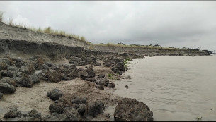 ভোলায় মেঘনার তীব্র ভাঙ্গনে আতঙ্কে হাজারো মানুষ