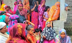 ফেসবুক পোস্টকে কেন্দ্র করে দৌলতখানে নারীকে পিটিয়ে হত্যার অভিযোগ