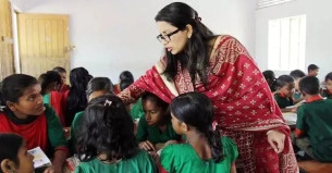 প্রাথমিক শিক্ষকদের বদলি অনির্দিষ্টকালের জন্য বন্ধ