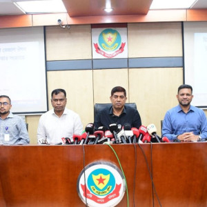 নিষিদ্ধ দলের কর্মকাণ্ড চলতে দেওয়া হবে না: ডিবিপ্রধান