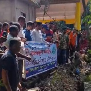 তজুমদ্দিনে ইউএনও ও বিএনপি নেতাদের উদ্যোগে পরিচ্ছন্নতা অভিযান