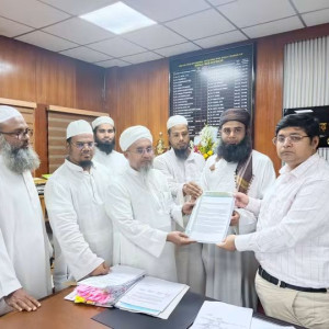 ভোলায় জেলা প্রশাসকের সঙ্গে শানে সাহাবা জাতীয় খতীব ফাউন্ডেশনের প্রতিনিধি দলের সাক্ষাৎ