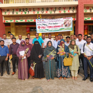 দৌলতখানে সদ্য যোগদানকৃত শিক্ষকদের এমপি হাফিজ ইব্রাহিমের পক্ষ থেকে ফুল দিয়ে শুভেচ্ছা